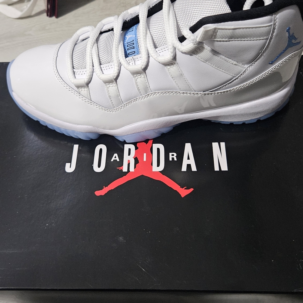 Jordan Retro 11 Legend Blue Mens Size 9.5